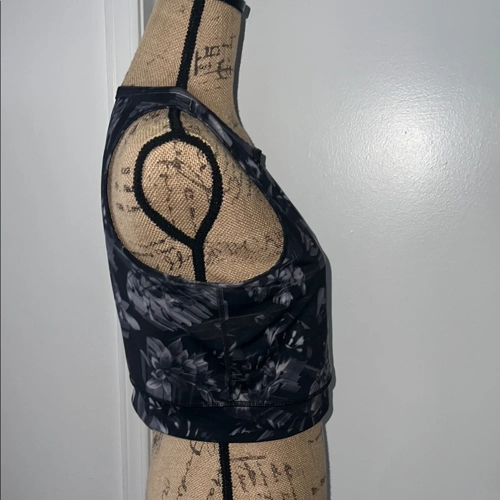 Nike Women's Black Floral Crop Top - Picture 4 of 5